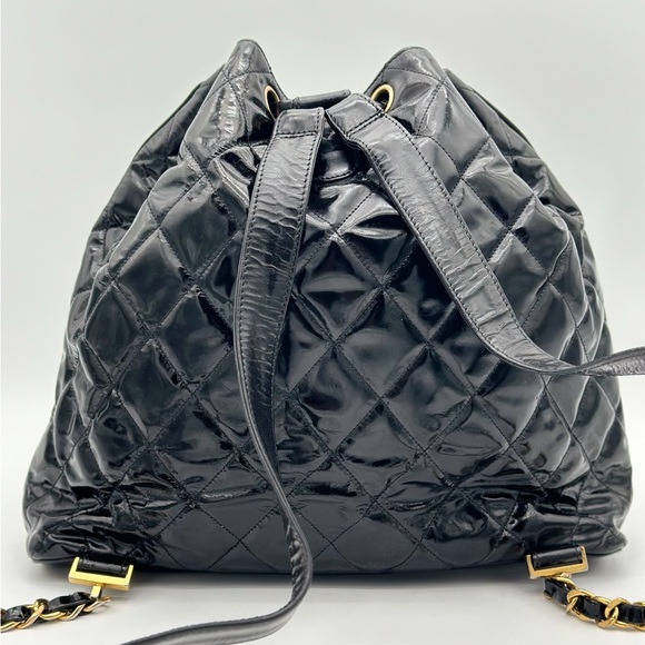 CHANEL VINTAGE PATENT LEATHER BACKPACK 24K GHW - Picture 4 of 16